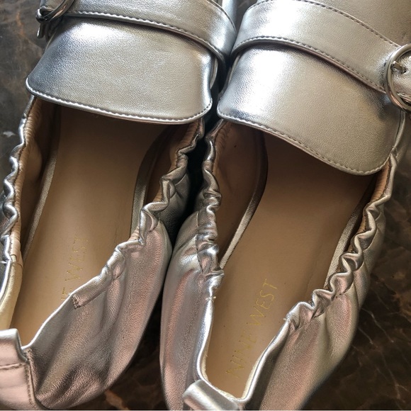 Nine West Metallic Silver Flats Slip-on Shoes NWOT - Picture 3 of 8